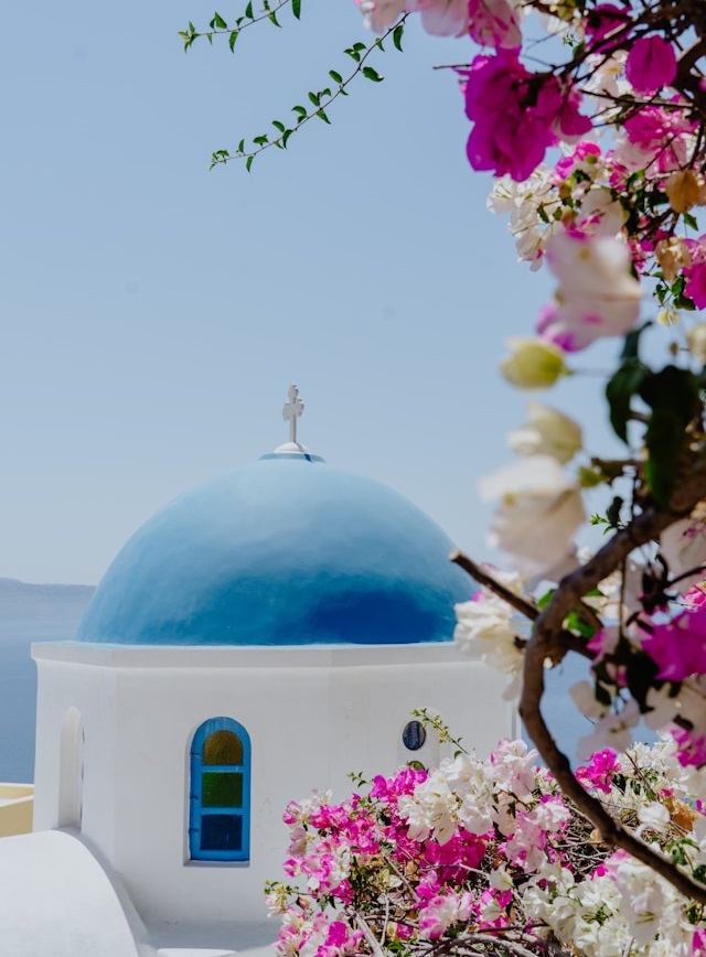 Greece by Xuan Nguyen on Unsplash